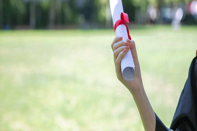 本科有學位報考華東政法大學在職研究生需滿足什么條件？